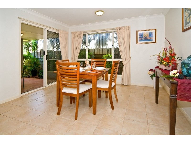 1 Flame Tree Crescent, Carindale QLD 4152