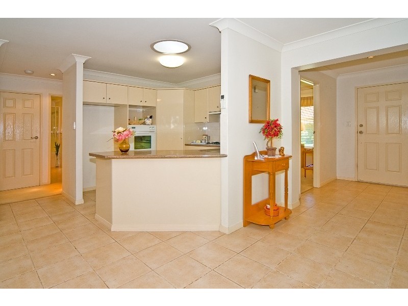 1 Flame Tree Crescent, Carindale QLD 4152