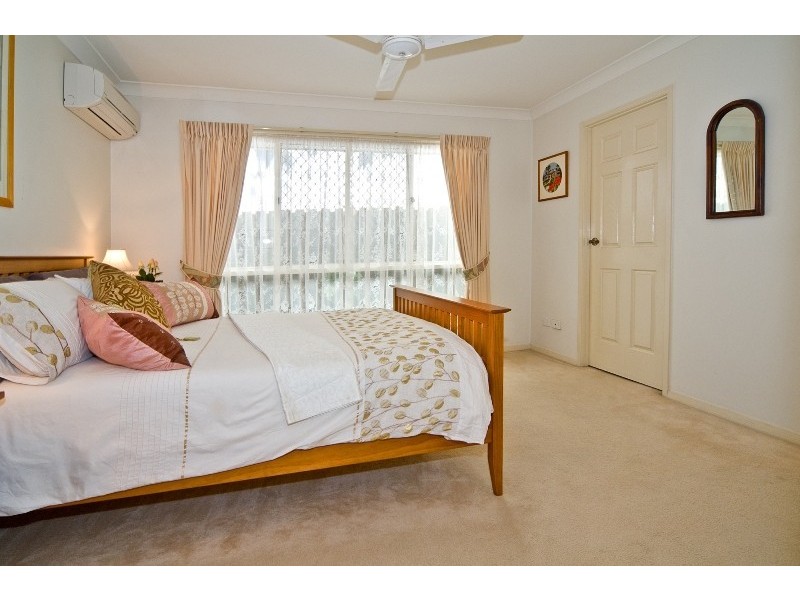 1 Flame Tree Crescent, Carindale QLD 4152