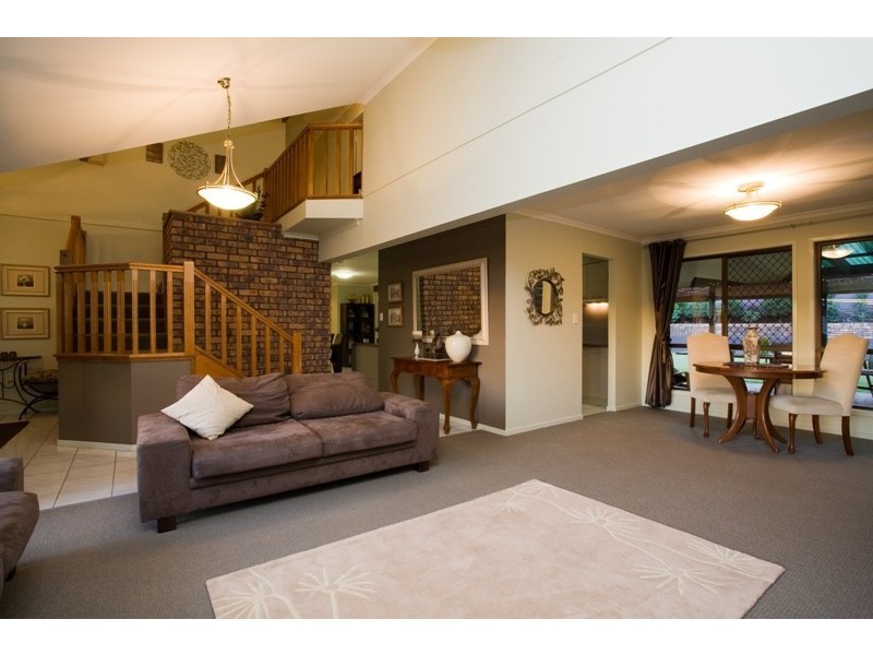 32 Bridgnorth Street, Carindale QLD 4152