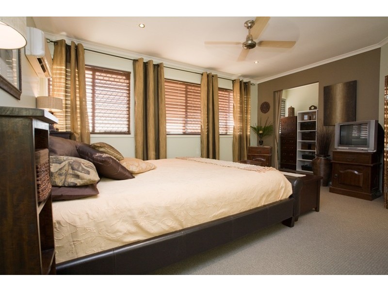 32 Bridgnorth Street, Carindale QLD 4152