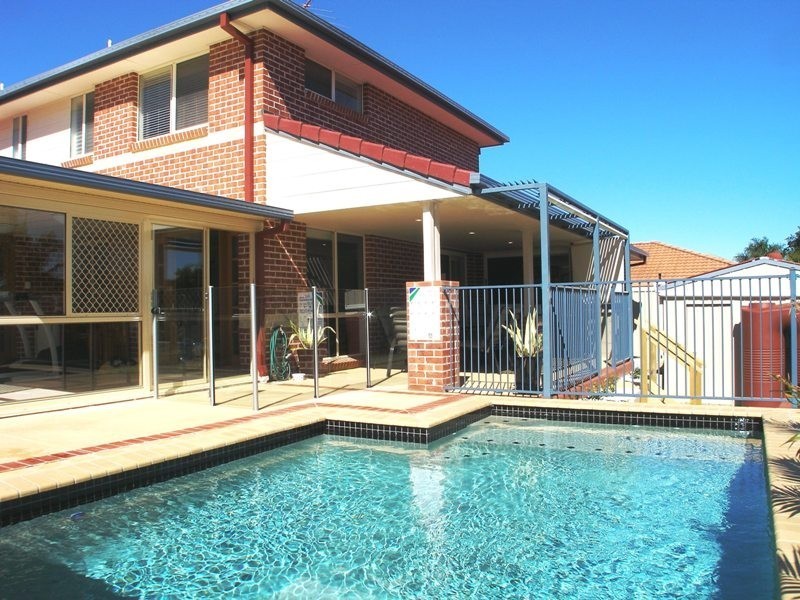 37 Golden Oak Crescent, Carindale QLD 4152