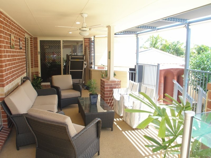 37 Golden Oak Crescent, Carindale QLD 4152