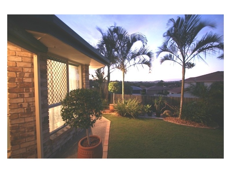 45 Kauri Street, Carindale QLD 4152