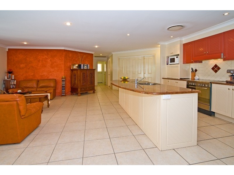 11 Sirocco Place, Carindale QLD 4152