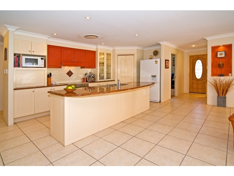 11 Sirocco Place, Carindale QLD 4152
