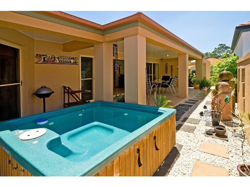 11 Sirocco Place, Carindale QLD 4152