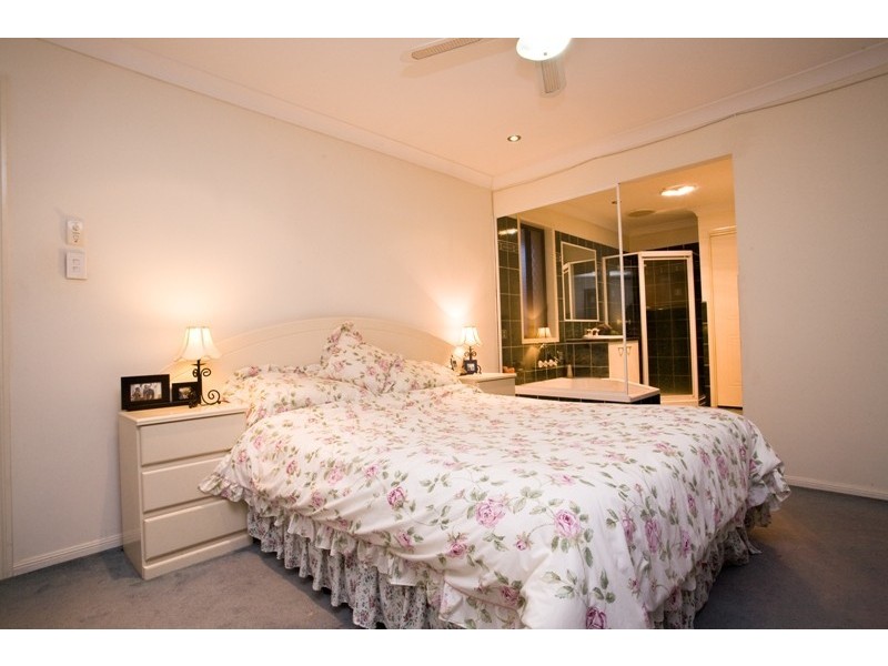 36 Aspen Street, Carindale QLD 4152