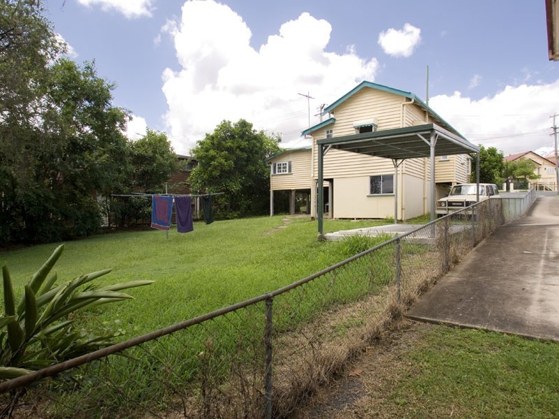 56 Nelson Street, Coorparoo QLD 4151