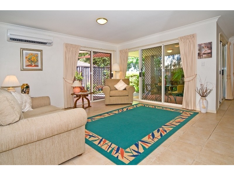 1 Flame Tree Crescent, Carindale QLD 4152