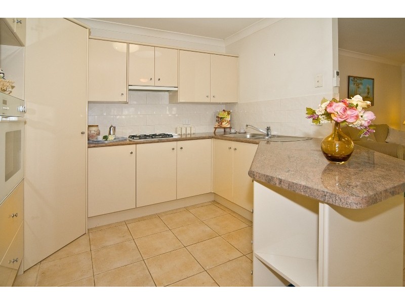 1 Flame Tree Crescent, Carindale QLD 4152