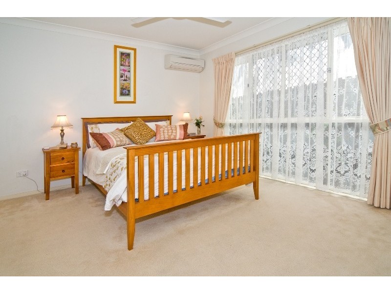 1 Flame Tree Crescent, Carindale QLD 4152