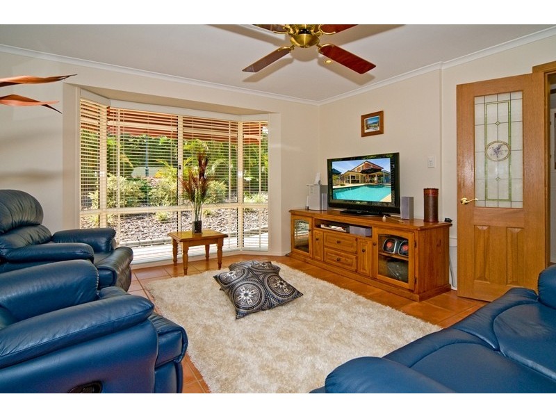 37 Golden Oak Crescent, Carindale QLD 4152