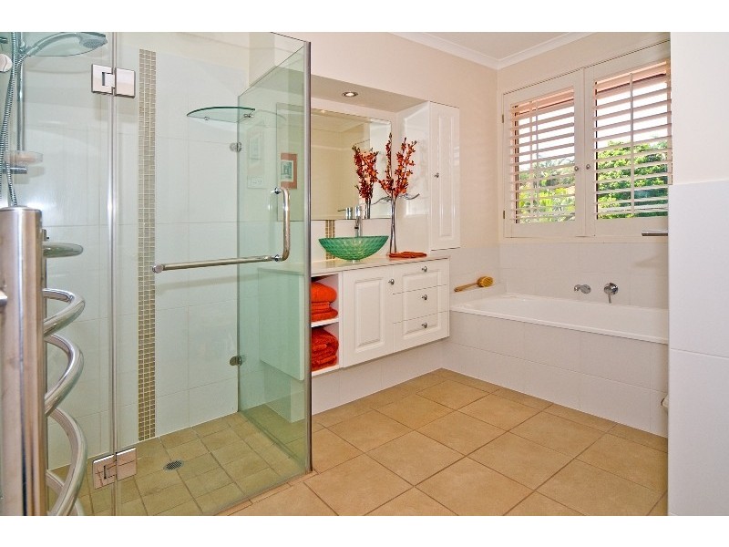 37 Golden Oak Crescent, Carindale QLD 4152