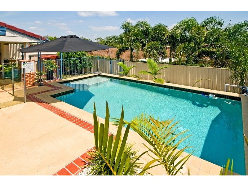 37 Golden Oak Crescent, Carindale QLD 4152