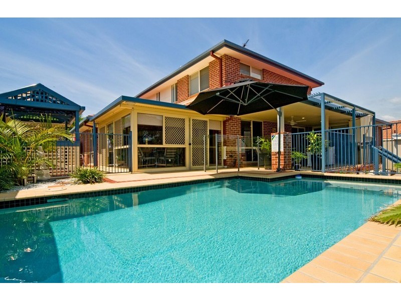 37 Golden Oak Crescent, Carindale QLD 4152