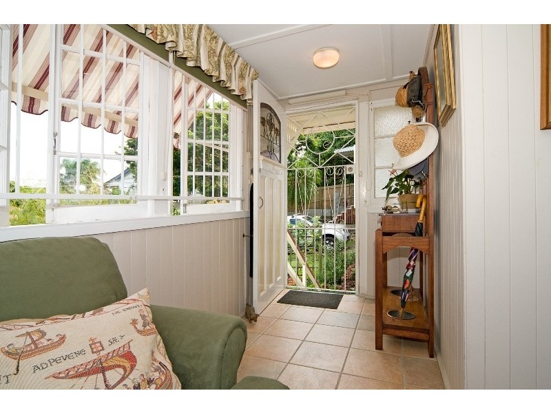 10 Stodart Street, Coorparoo QLD 4151