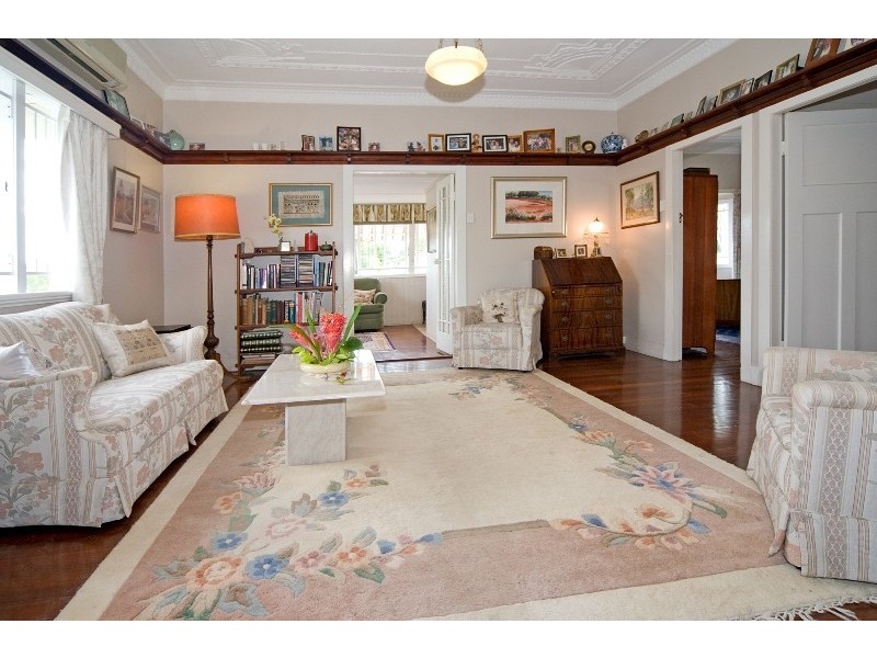 10 Stodart Street, Coorparoo QLD 4151