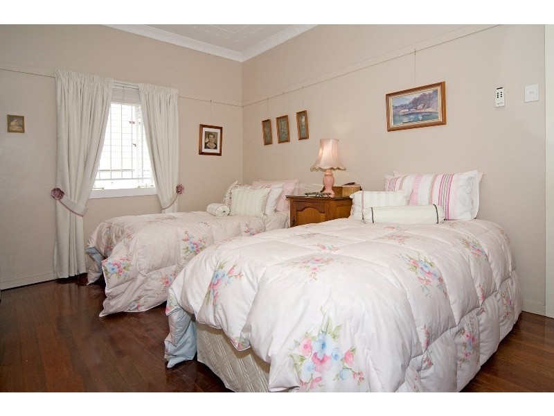 10 Stodart Street, Coorparoo QLD 4151