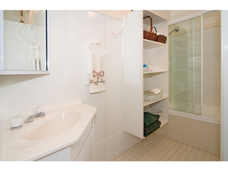 10 Stodart Street, Coorparoo QLD 4151