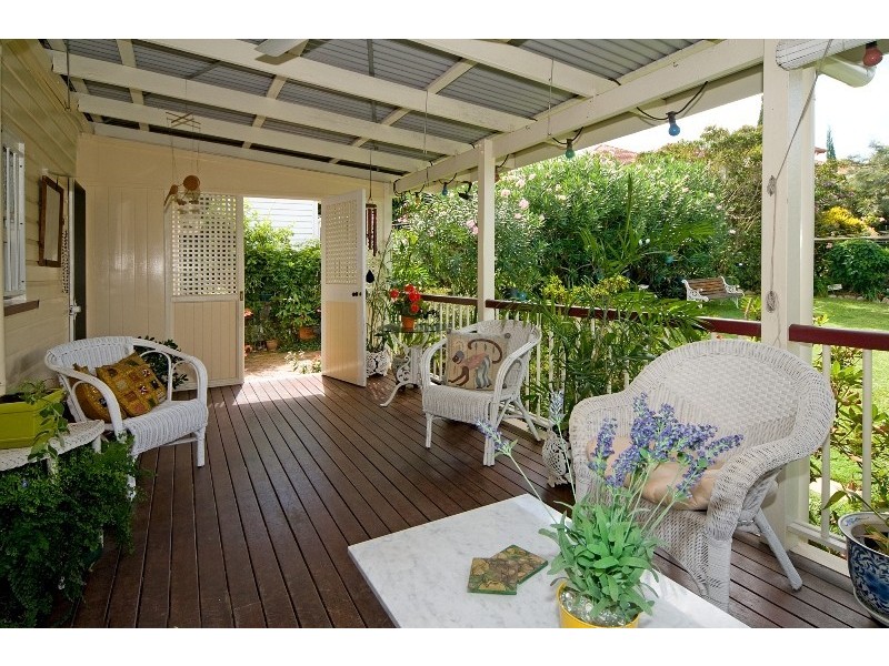 10 Stodart Street, Coorparoo QLD 4151