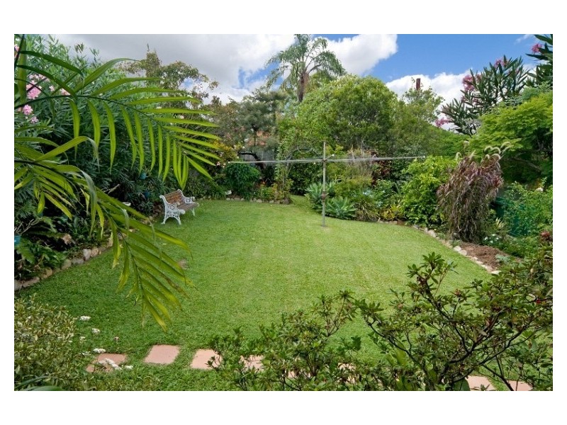 10 Stodart Street, Coorparoo QLD 4151