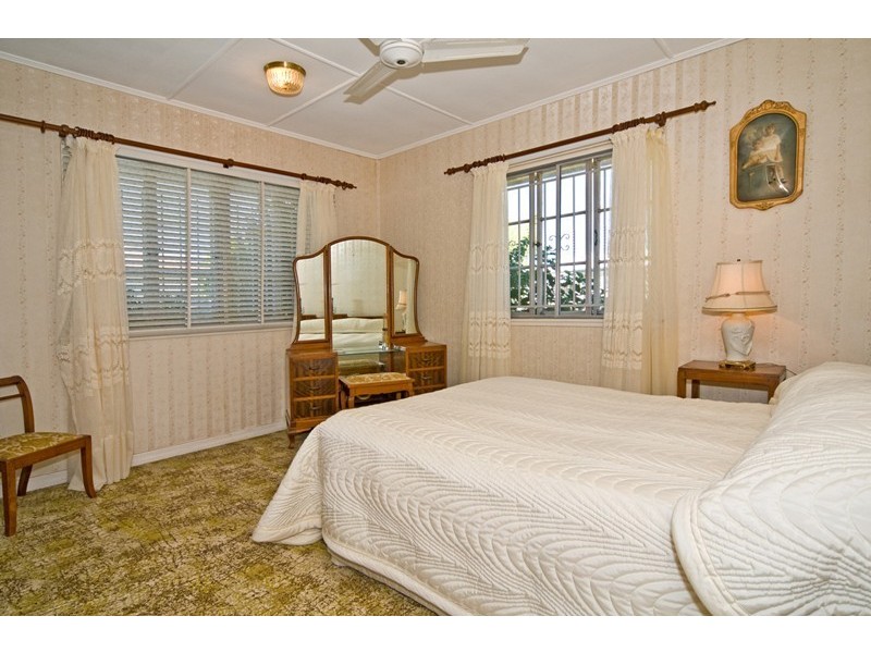 99 Stanley Road, Camp Hill QLD 4152