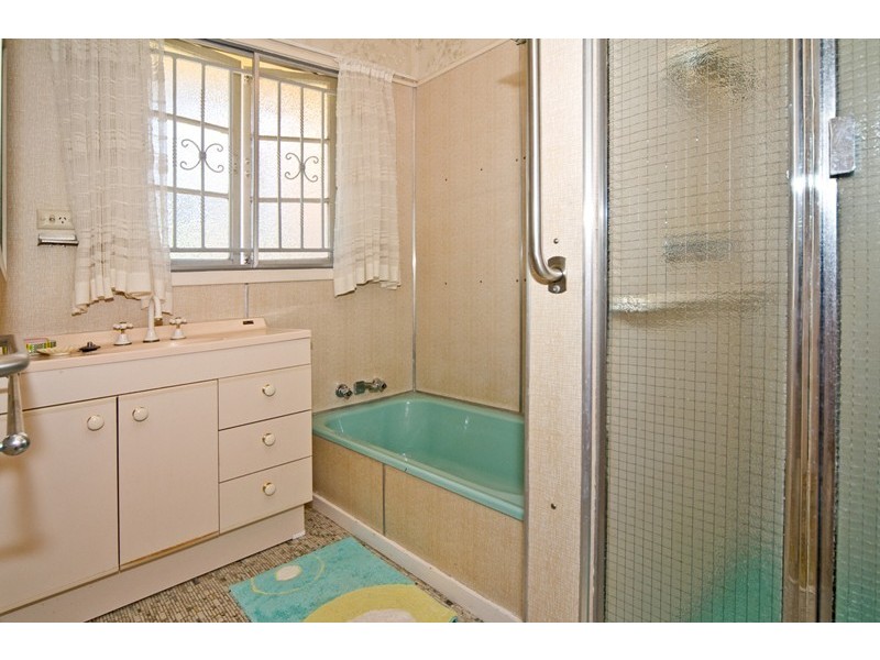 99 Stanley Road, Camp Hill QLD 4152