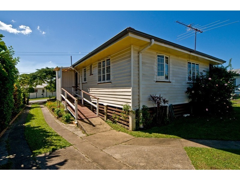 99 Stanley Road, Camp Hill QLD 4152