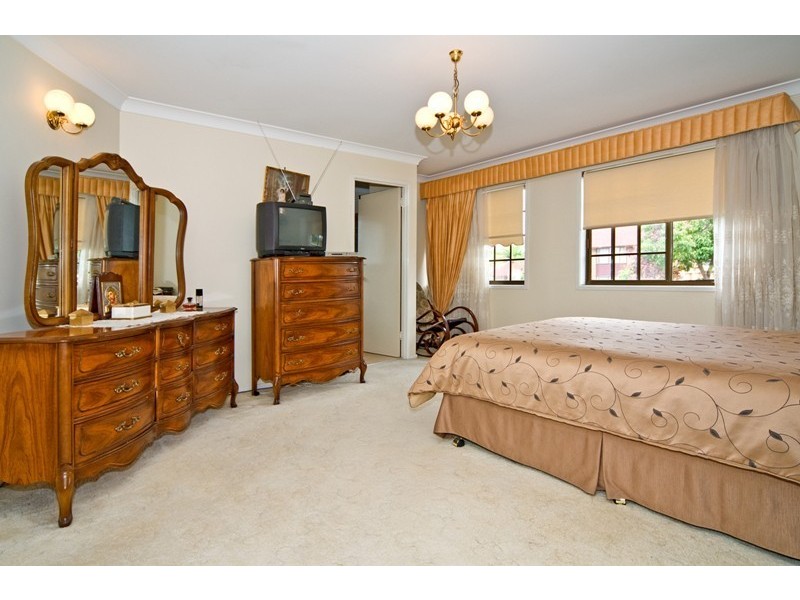 18 Stanmere Street, Carindale QLD 4152