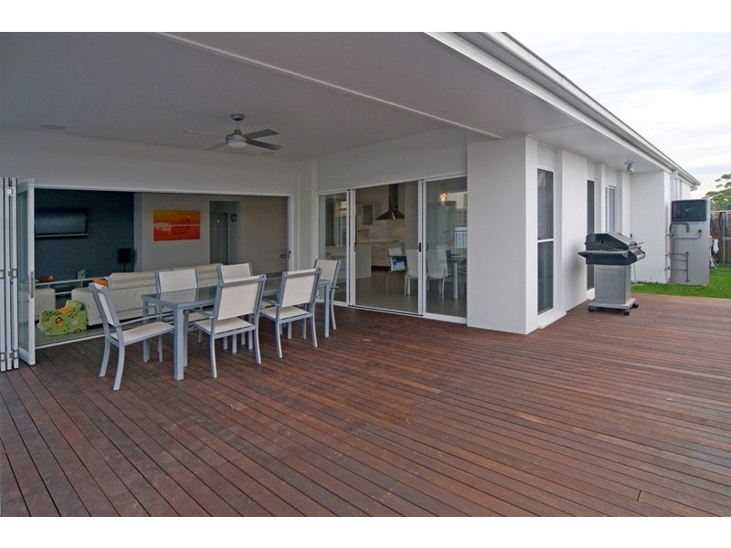 28 Senden Crescent, Manly West QLD 4179