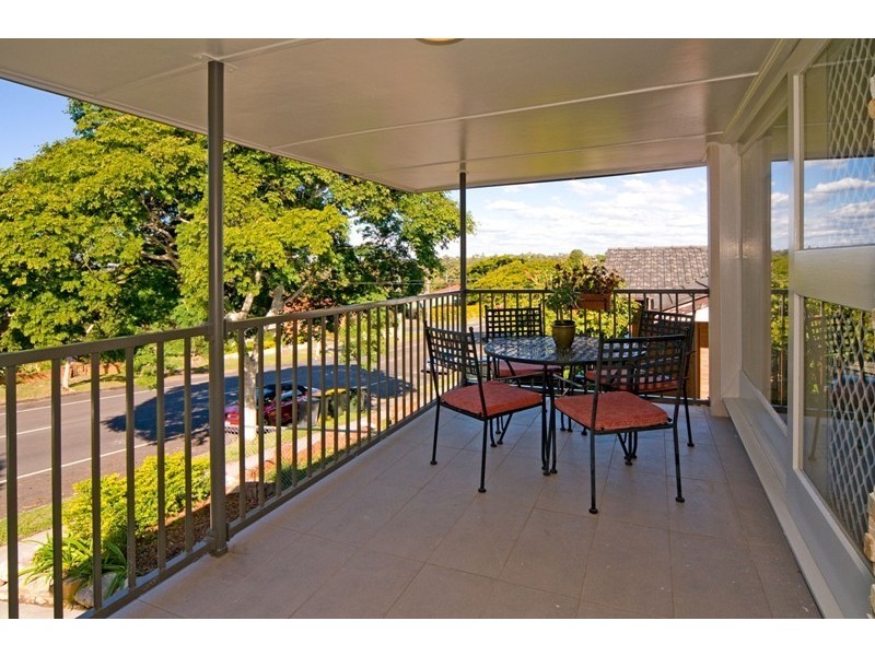 12 Cresthaven Drive, Mansfield QLD 4122