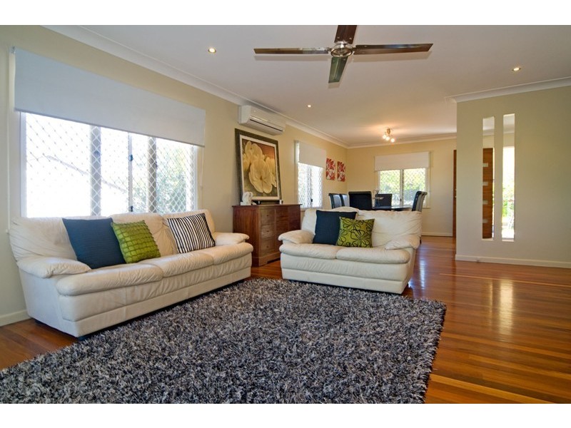 12 Cresthaven Drive, Mansfield QLD 4122