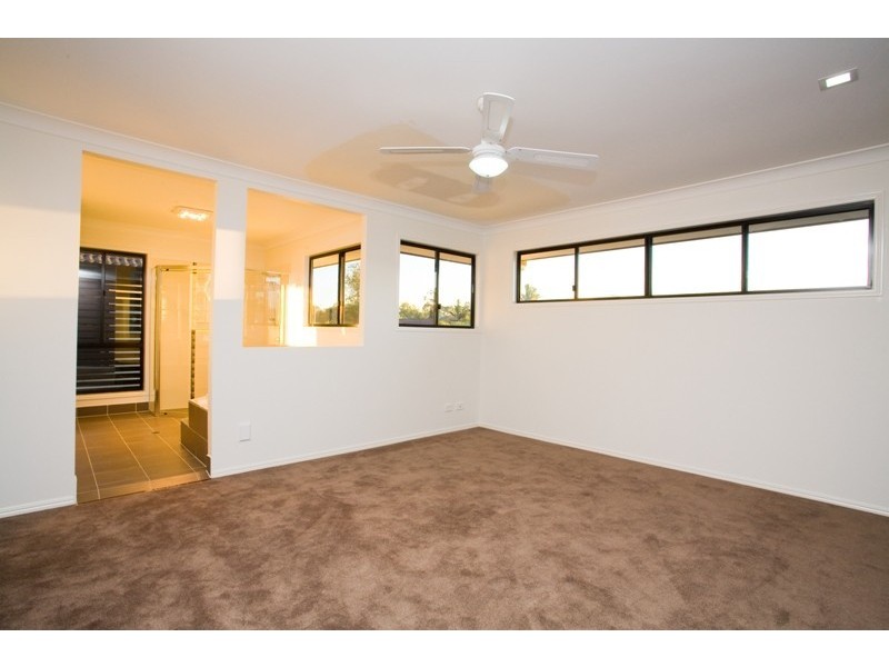 35b Scrub Road, Carindale QLD 4152