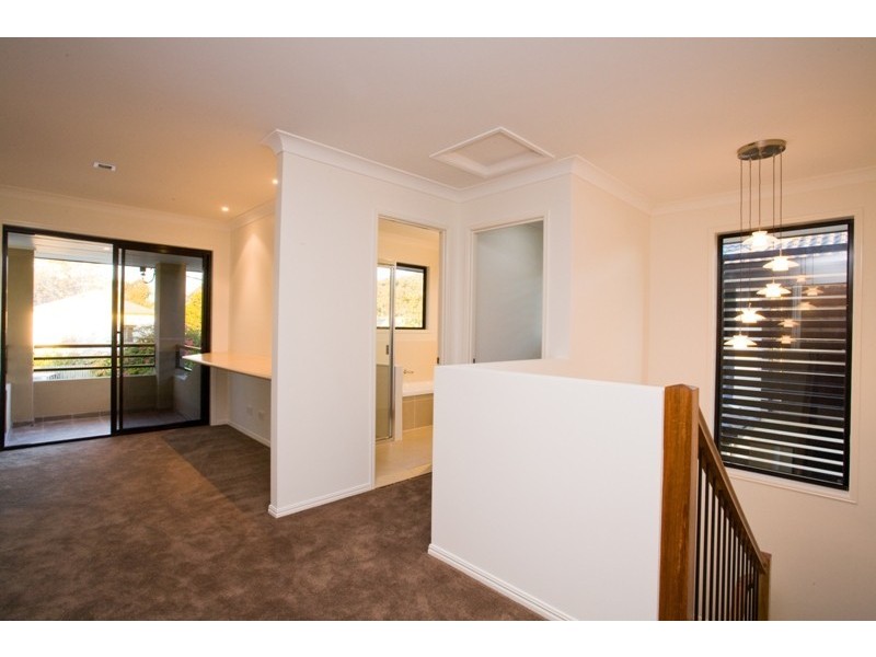 35b Scrub Road, Carindale QLD 4152