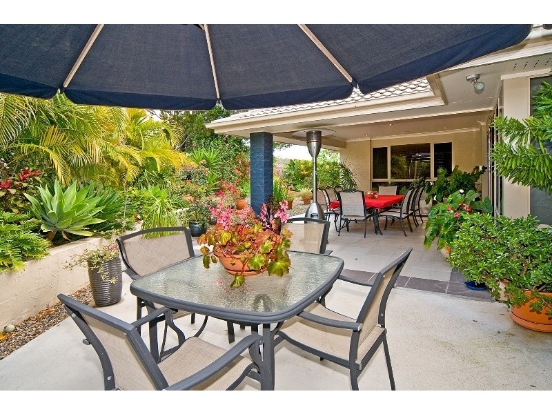 1 Bushlark Way, Carindale QLD 4152