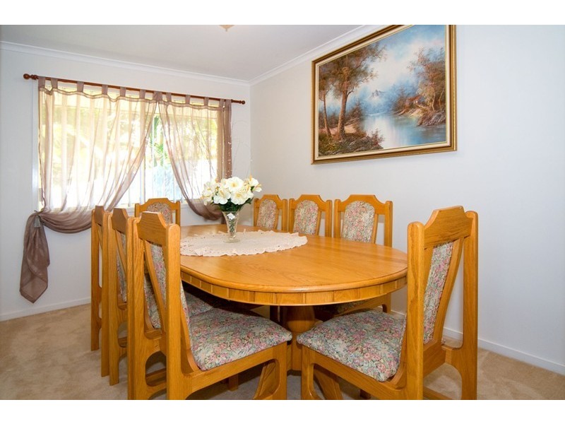 27 Berkley Place, Carindale QLD 4152