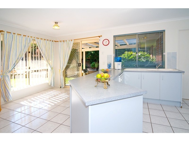 27 Berkley Place, Carindale QLD 4152
