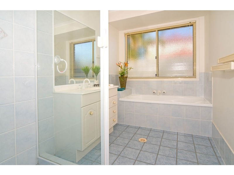 27 Berkley Place, Carindale QLD 4152