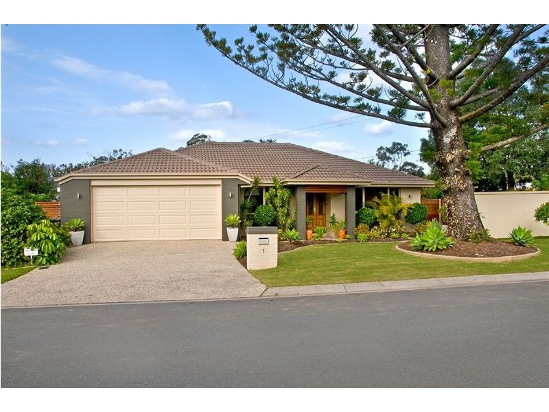 1 Bushlark Way, Carindale QLD 4152