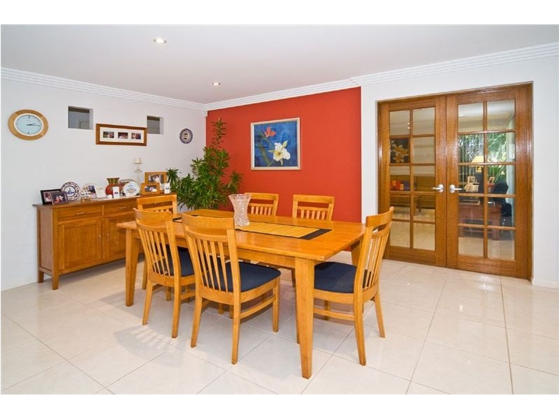 1 Bushlark Way, Carindale QLD 4152