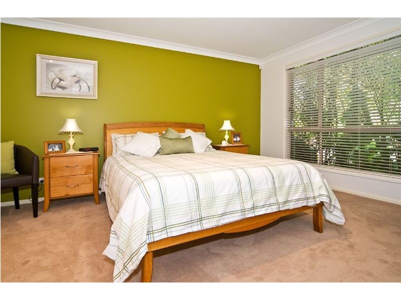 1 Bushlark Way, Carindale QLD 4152