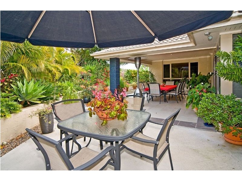 1 Bushlark Way, Carindale QLD 4152