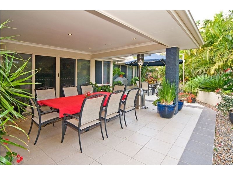 1 Bushlark Way, Carindale QLD 4152