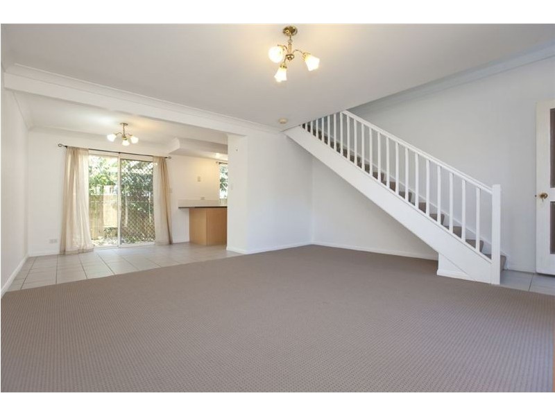 6 Mons Road, Carina Heights QLD 4152