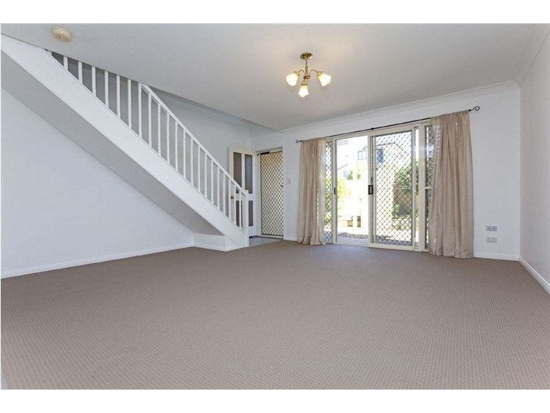 6 Mons Road, Carina Heights QLD 4152