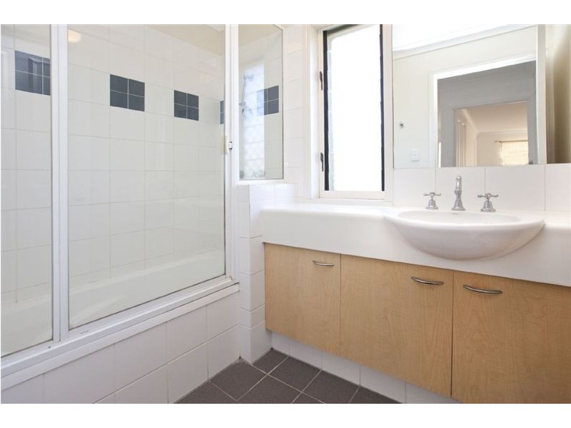 6 Mons Road, Carina Heights QLD 4152