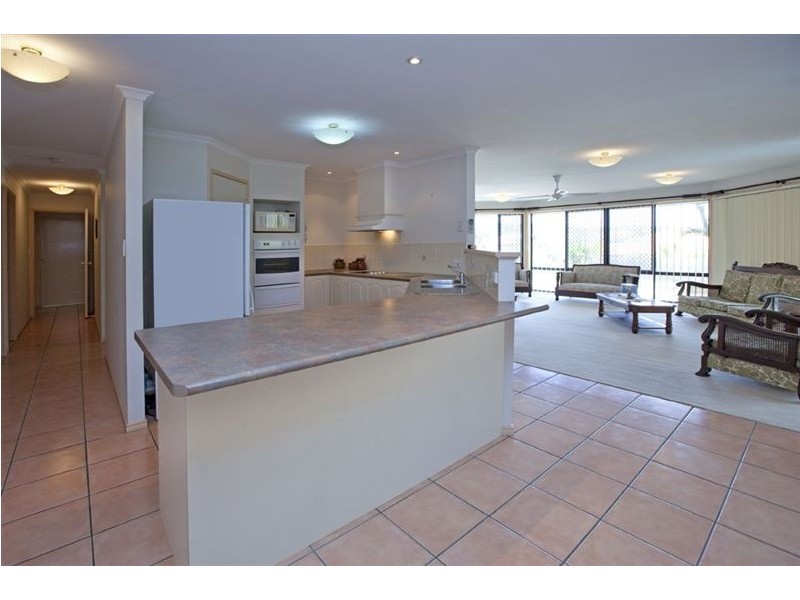 2 Stockton Close, Carindale QLD 4152
