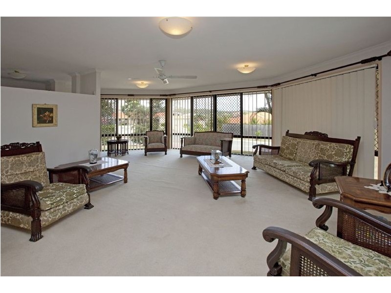 2 Stockton Close, Carindale QLD 4152