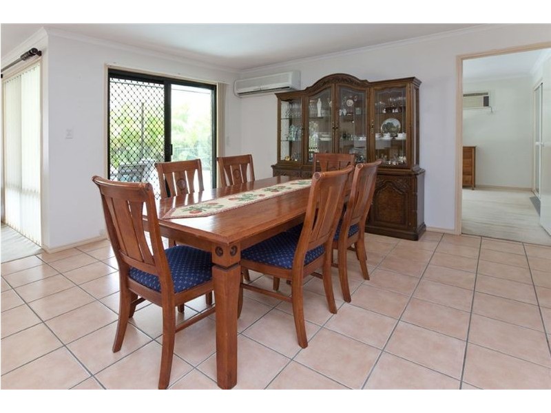 2 Stockton Close, Carindale QLD 4152